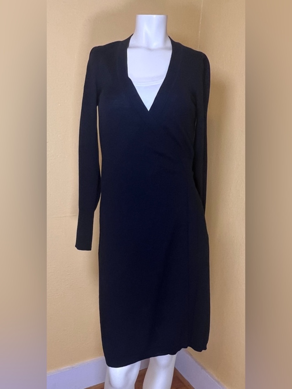 Diane von Furstenberg DVF Black 100% Merino Wool Wrap Sweater Dress, P (Small) - Picture 3 of 11